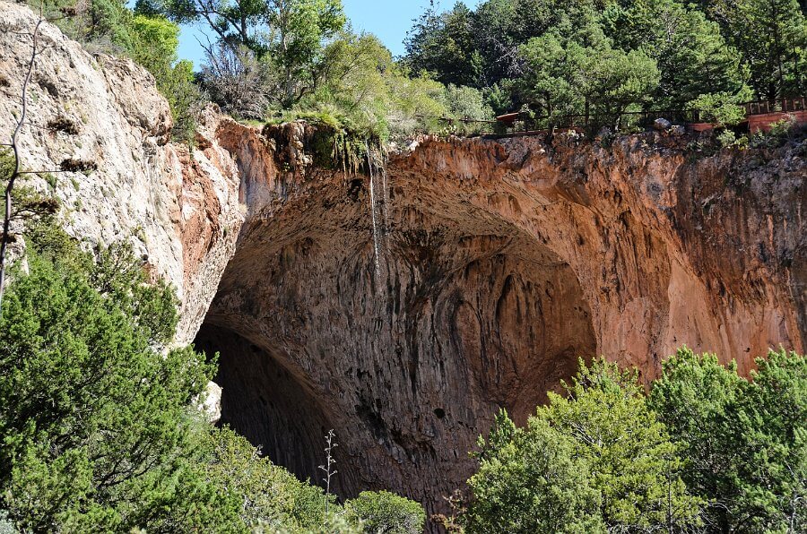 The Tonto Natural Bridge with water pouring from the top.
jesserodriguez.net