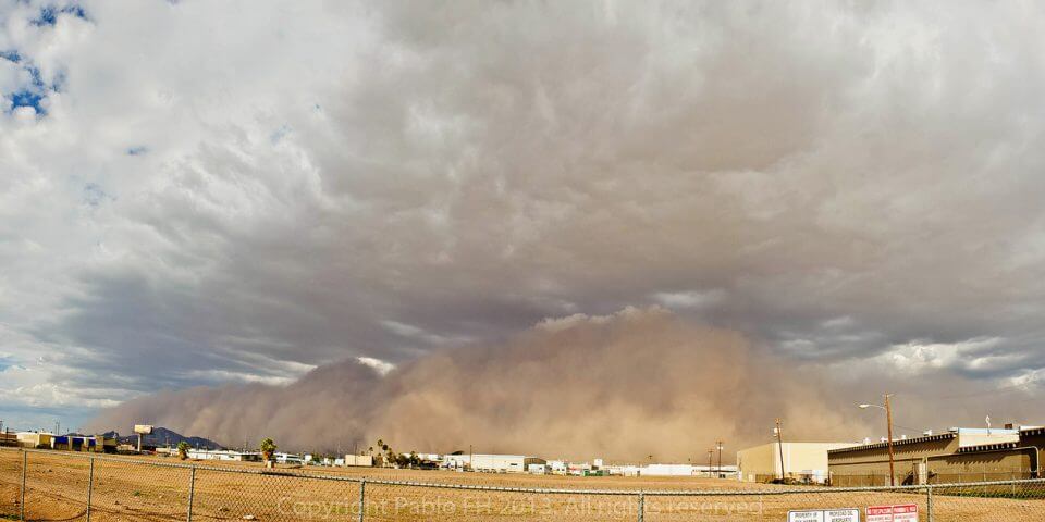 Crazy haboob blowing through the Arizona desert.
Flickr User Pablo-Fernandez-hidalgo