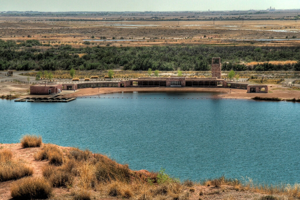 Lea Lake in Roswell, New Mexico - Photo by Joel Deluxe