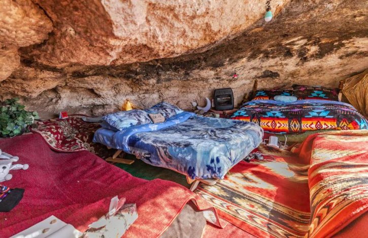 airbnb cave sedona unique unusual accomodations in Arizona