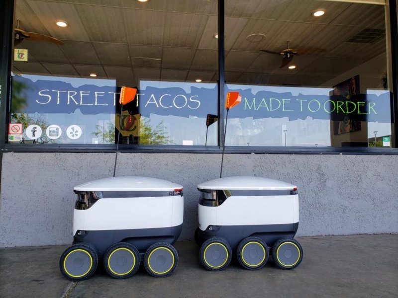 Tempe City Tacos Delivery Arizona Restaurants with a robot