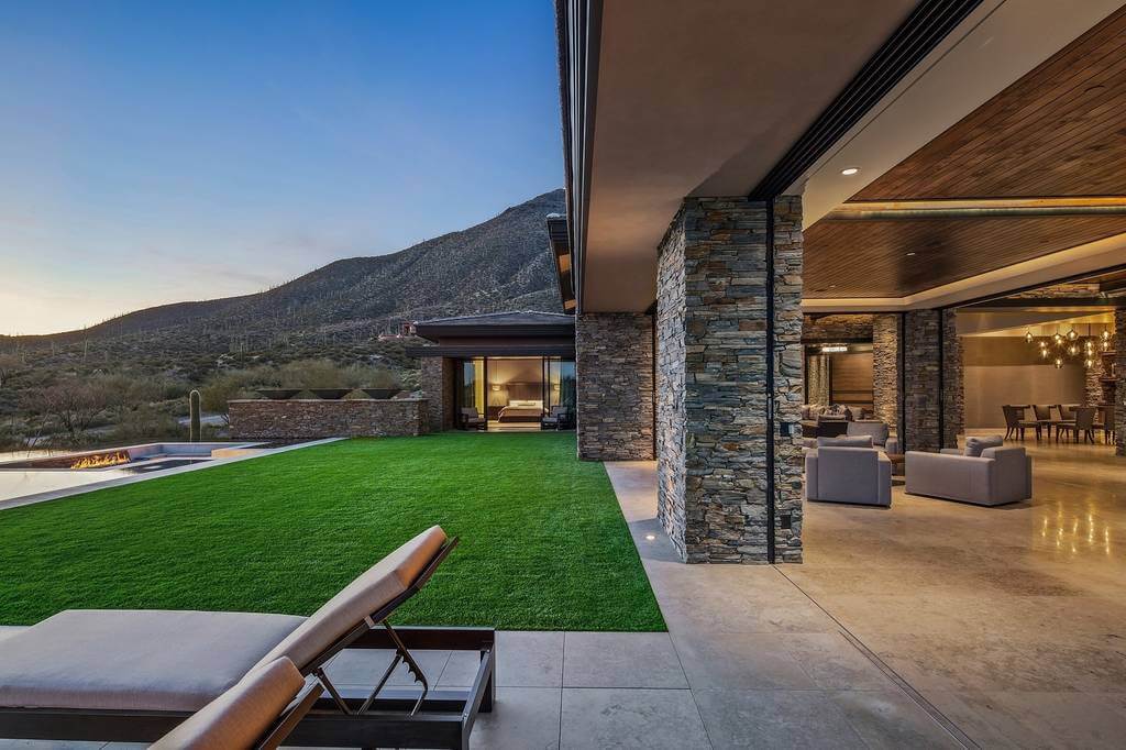 Indoor outdoor space luxury homes