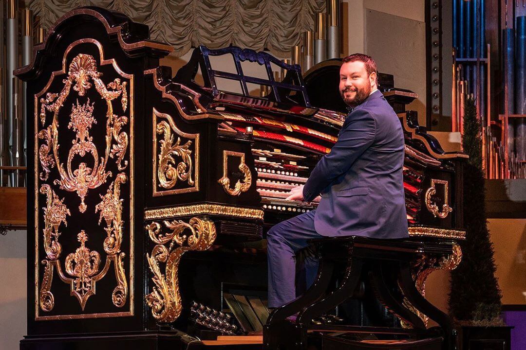 biggest Wurlitzer organ 