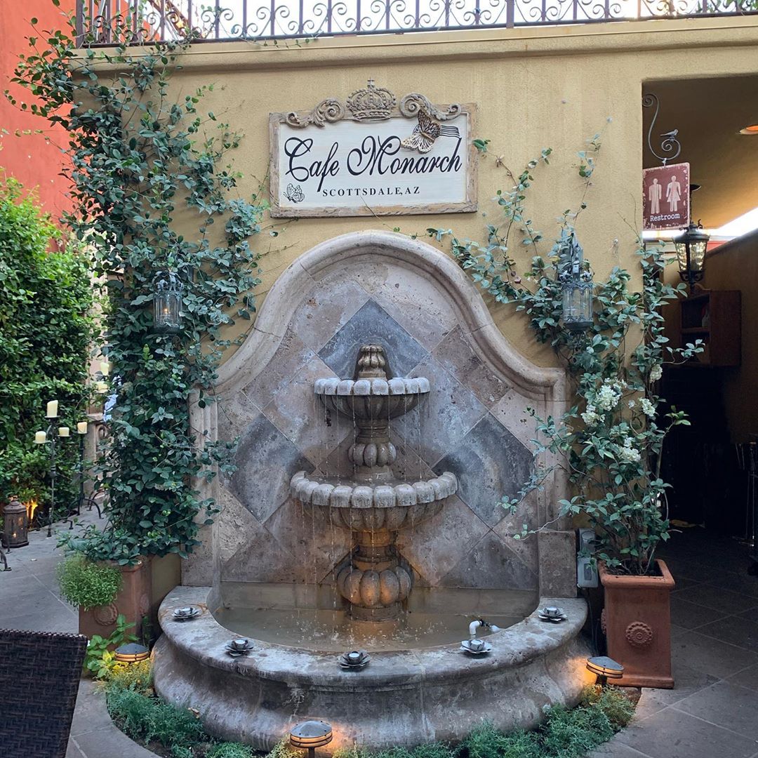 cafe monarch fountain